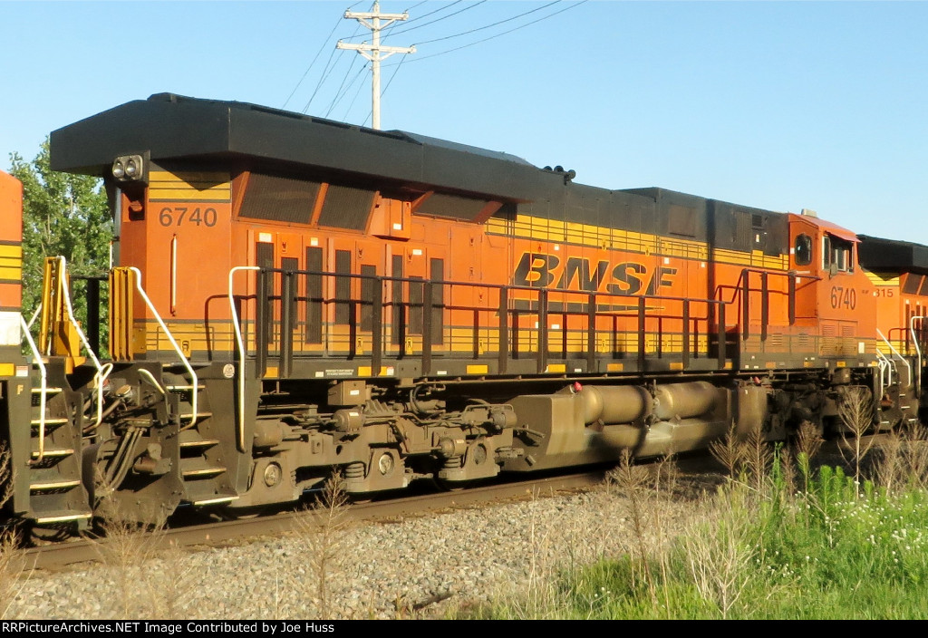 BNSF 6740